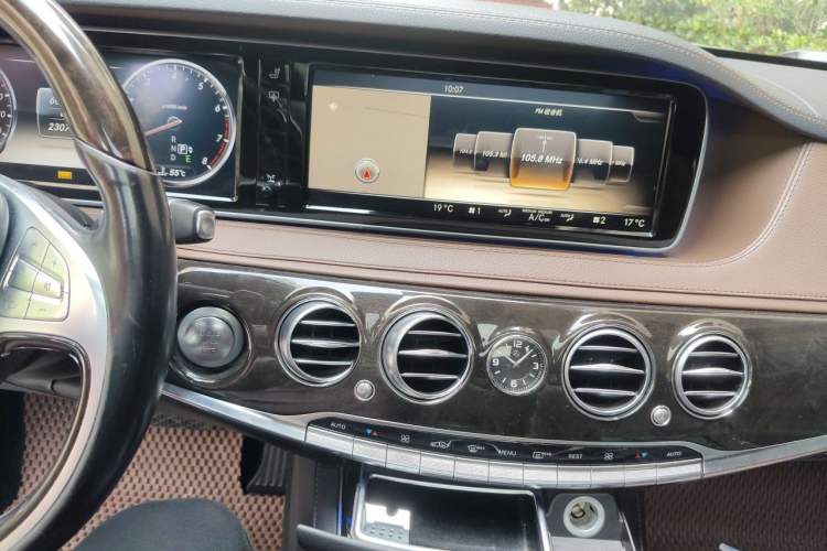 Used Mercedes-Benz S-Class 2014 S 400 L Prestige Edition Audio And AC Panel