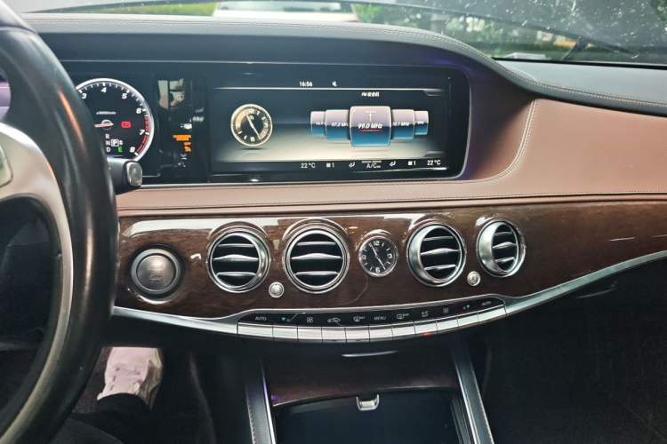 Used Mercedes-Benz S-Class 2014 S 320 L Business Model Audio And AC Panel