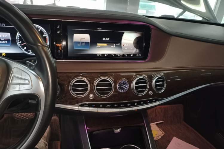 Used Mercedes-Benz S-Class 2014 S 320 L Business Model Audio And AC Panel