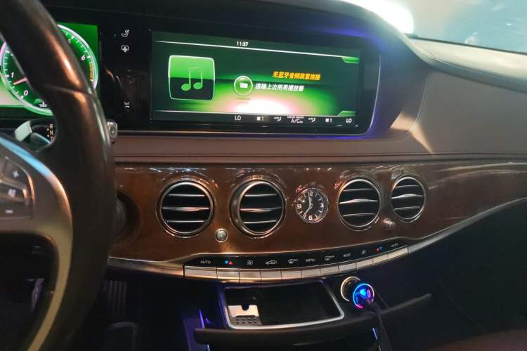 Used Mercedes-Benz S-Class 2014 S 400 L Prestige Edition Audio And AC Panel