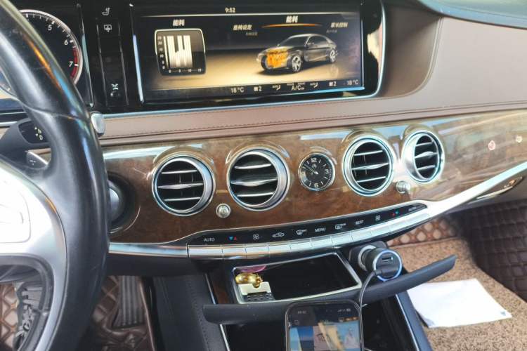 Used Mercedes-Benz S-Class 2014 S 400 L Prestige Edition Audio And AC Panel