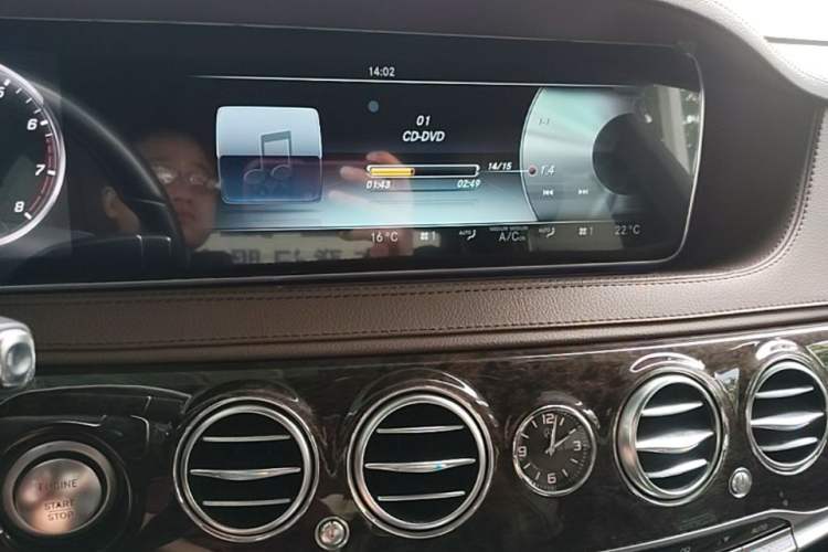Used Mercedes-Benz S-Class 2014 S 320 L Business Model Audio And AC Panel