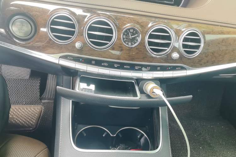 Used Mercedes-Benz S-Class 2014 S 320 L Business Model Audio And AC Panel