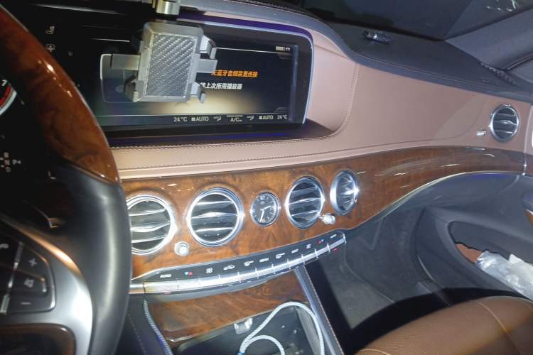 Used Mercedes-Benz S-Class 2014 S 400 L Luxury Model Audio And AC Panel