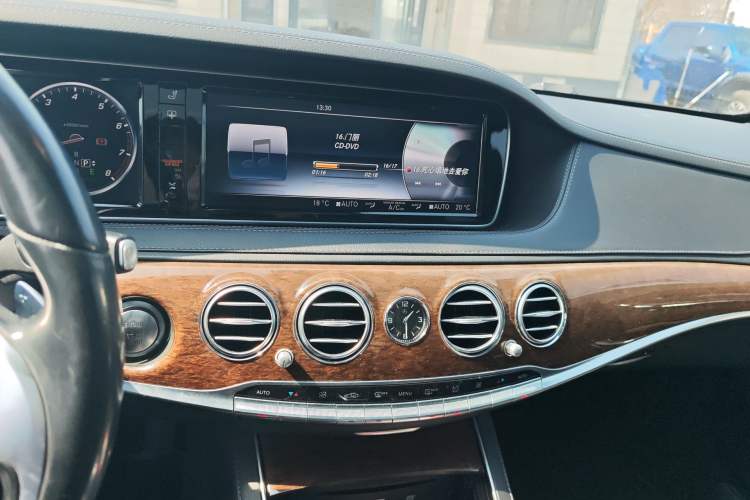 Used Mercedes-Benz S-Class 2014 S 320 L Business Model Audio And AC Panel