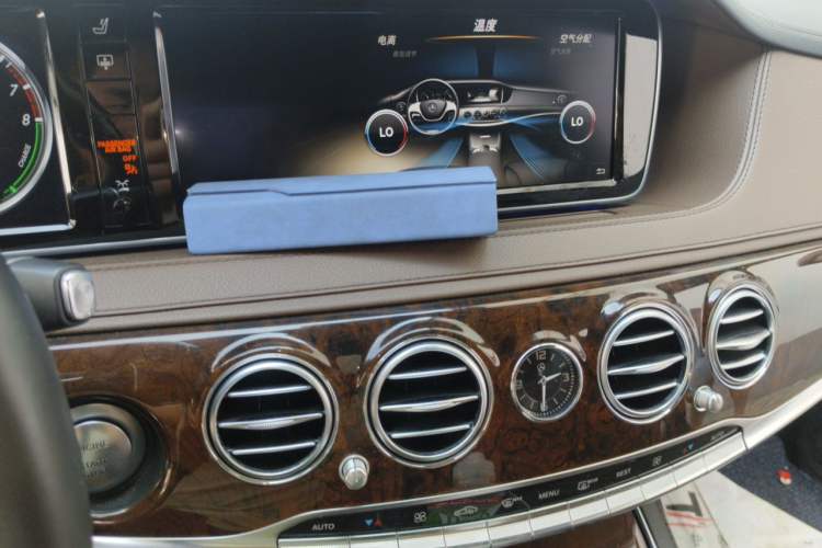 Used Mercedes-Benz S-Class 2014 S 400 L HYBRID Audio And AC Panel