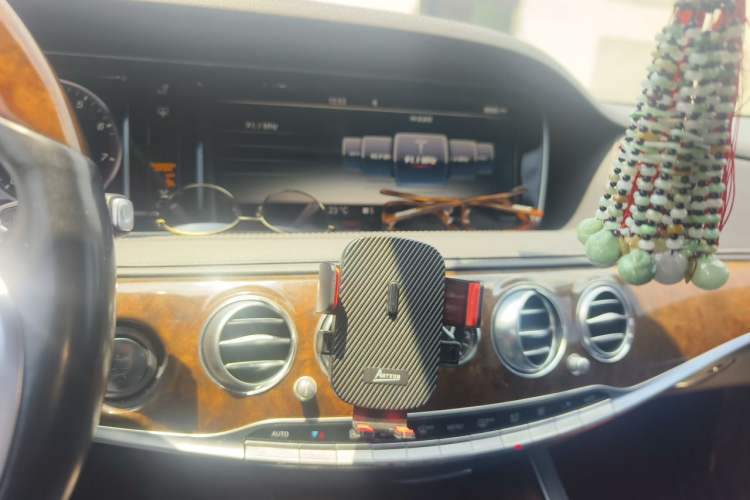 Used Mercedes-Benz S-Class 2014 S 400 L Prestige Edition Audio And AC Panel