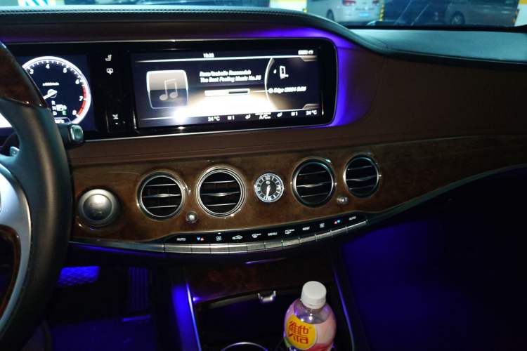 Used Mercedes-Benz S-Class 2014 S 400 L Prestige Edition Audio And AC Panel