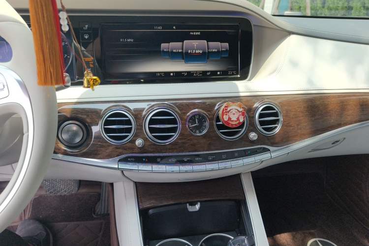 Used Mercedes-Benz S-Class 2014 S 320 L Business Model Audio And AC Panel