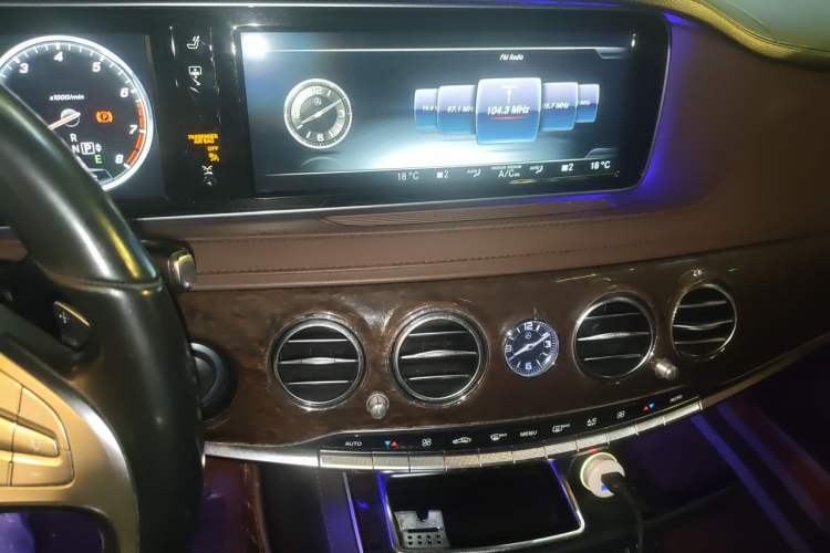Used Mercedes-Benz S-Class 2014 S 320 L Business Model Audio And AC Panel