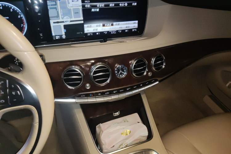 Used Mercedes-Benz S-Class 2014 S 400 L Luxury Model Audio And AC Panel