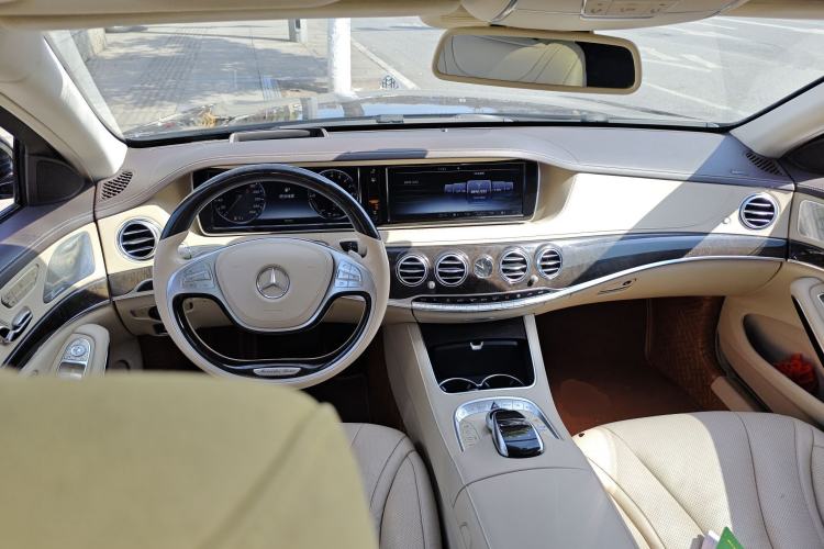 Used Mercedes-Benz S-Class 2014 S 400 L HYBRID Center Console