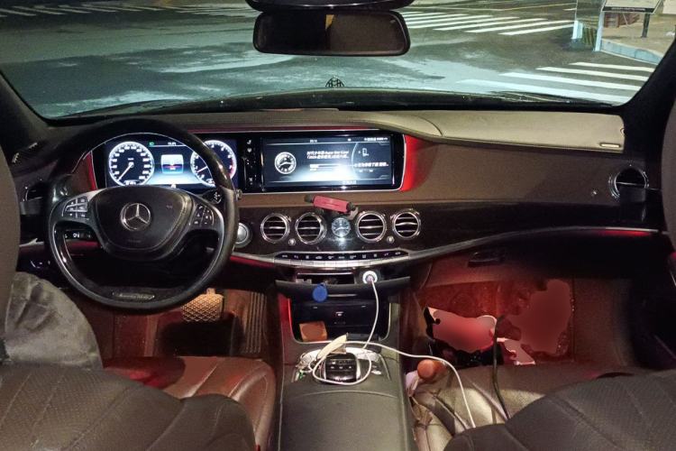 Used Mercedes-Benz S-Class 2014 S 320 L Luxury Model Center Console