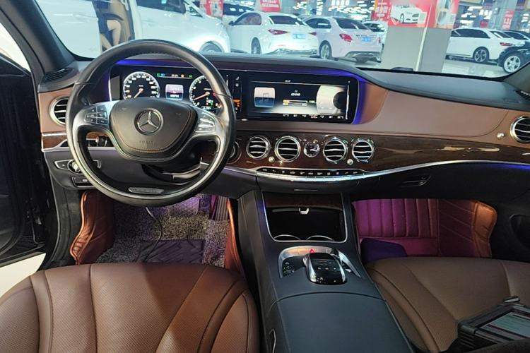 Used Mercedes-Benz S-Class 2014 S 320 L Business Model Center Console