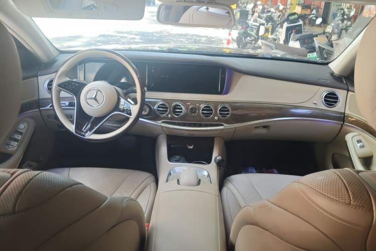 Used Mercedes-Benz S-Class 2014 S 400 L Prestige Edition Center Console