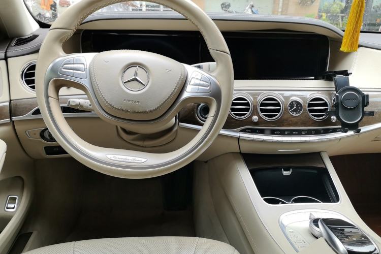 Used Mercedes-Benz S-Class 2014 S 320 L Business Model Center Console