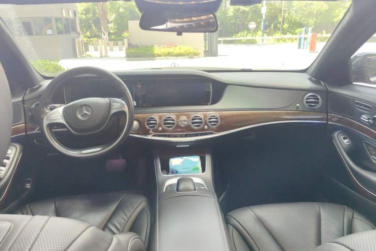 Used Mercedes-Benz S-Class 2014 S 400 L Prestige Edition Center Console