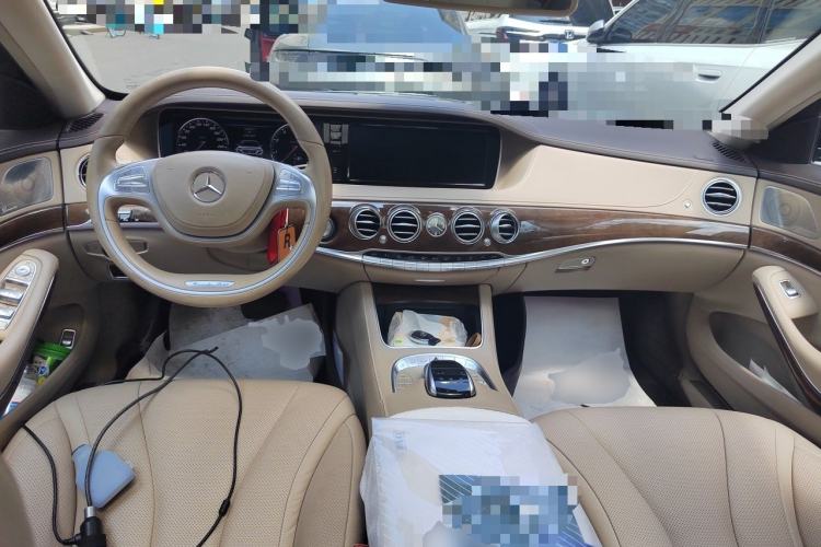 Used Mercedes-Benz S-Class 2014 S 320 L Luxury Model Center Console