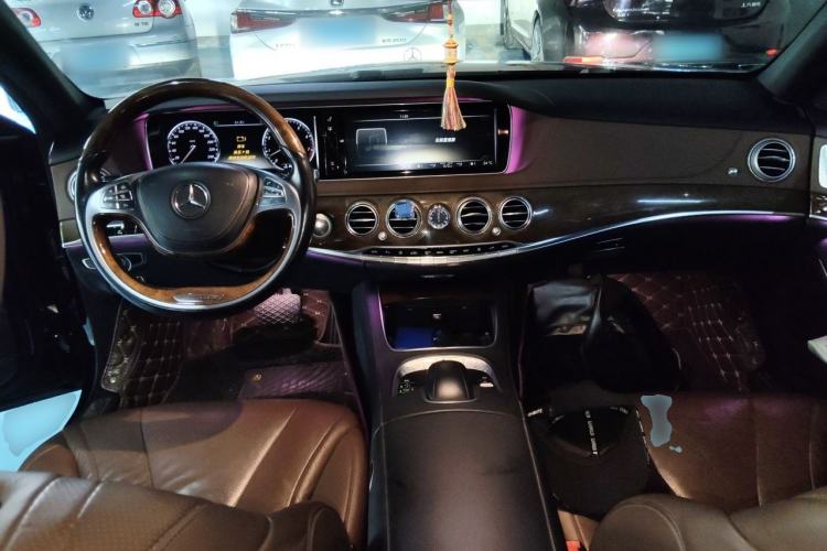 Used Mercedes-Benz S-Class 2014 S 400 L Luxury Model Center Console