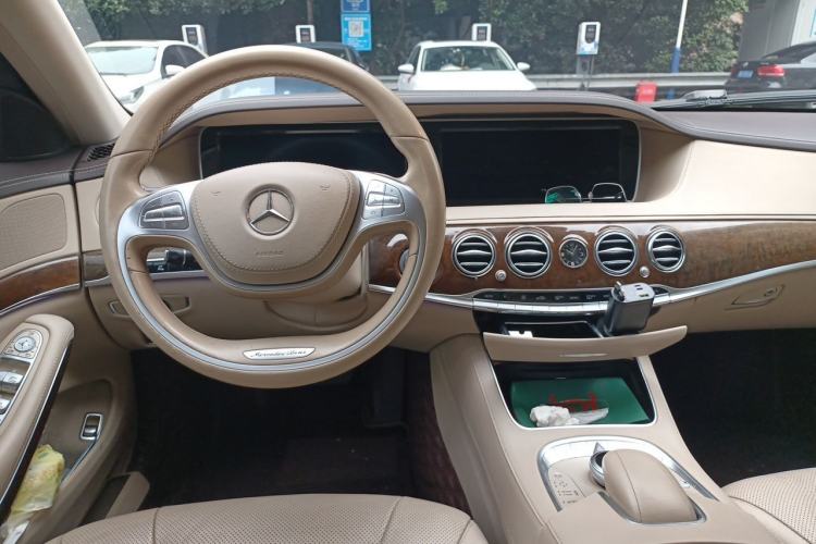 Used Mercedes-Benz S-Class 2014 S 400 L Luxury Model Center Console