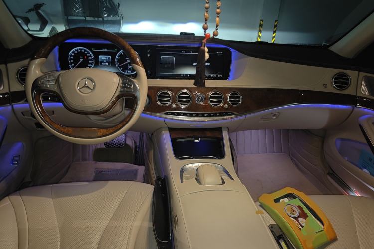 Used Mercedes-Benz S-Class 2014 S 400 L Luxury Model Center Console