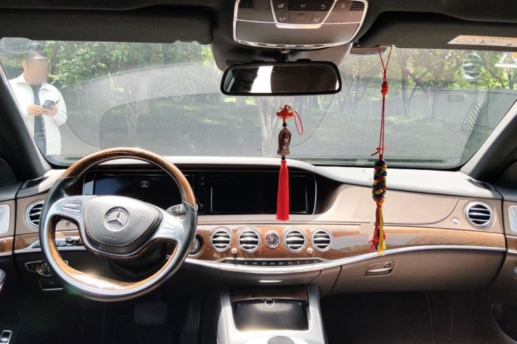 Used Mercedes-Benz S-Class 2014 S 400 L HYBRID Center Console