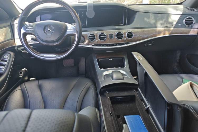 Used Mercedes-Benz S-Class 2014 S 400 L Prestige Edition Center Console
