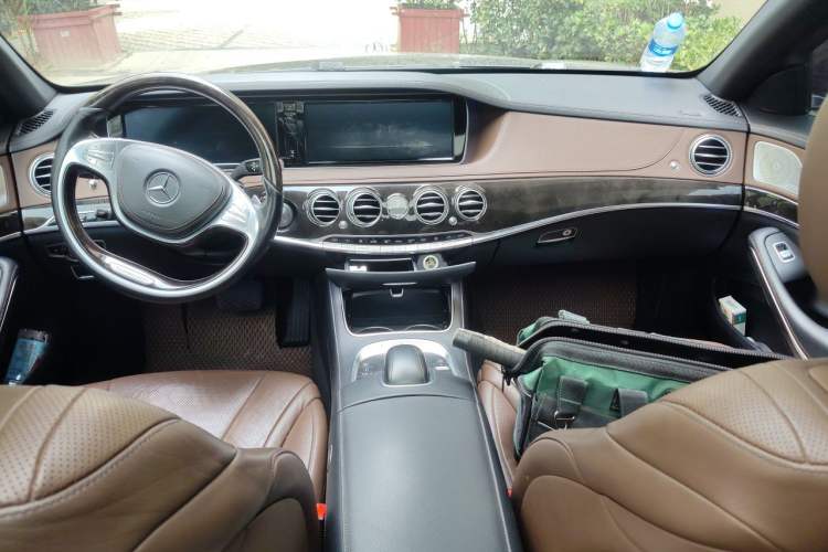 Used Mercedes-Benz S-Class 2014 S 400 L Prestige Edition Center Console