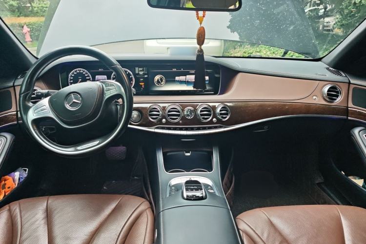 Used Mercedes-Benz S-Class 2014 S 320 L Business Model Center Console