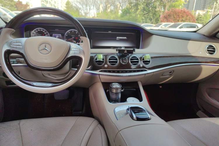 Used Mercedes-Benz S-Class 2014 S 320 L Business Model Center Console