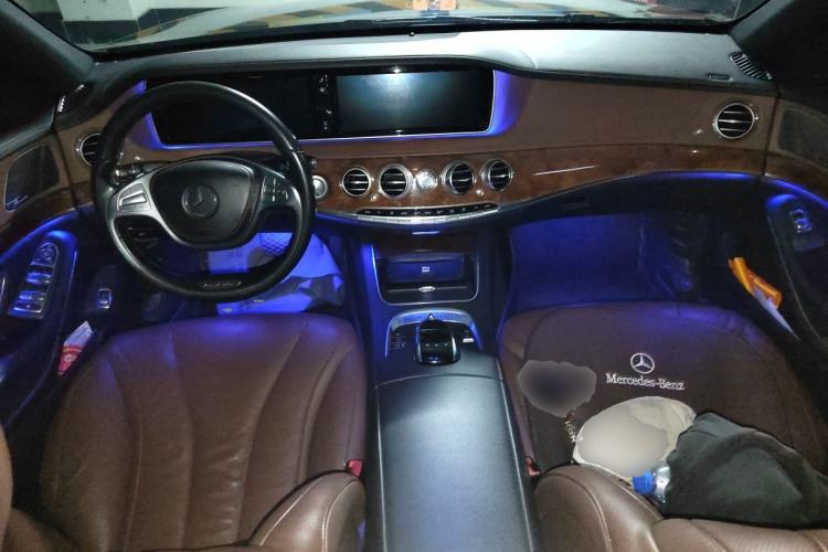 Used Mercedes-Benz S-Class 2014 S 320 L Luxury Model Center Console