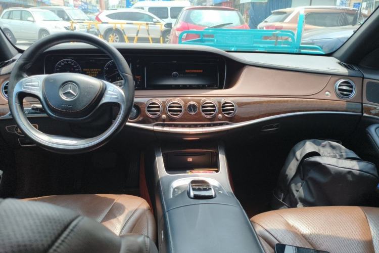 Used Mercedes-Benz S-Class 2014 S 320 L Business Model Center Console