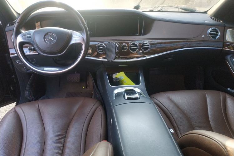 Used Mercedes-Benz S-Class 2014 S 320 L Luxury Model Center Console