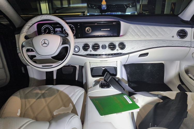 Used Mercedes-Benz S-Class 2014 S 400 L Luxury Model Center Console