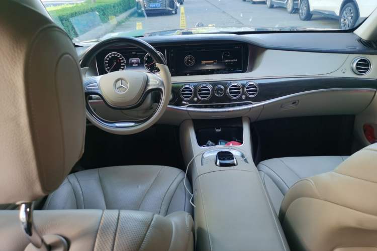 Used Mercedes-Benz S-Class 2014 S 320 L Business Model Center Console