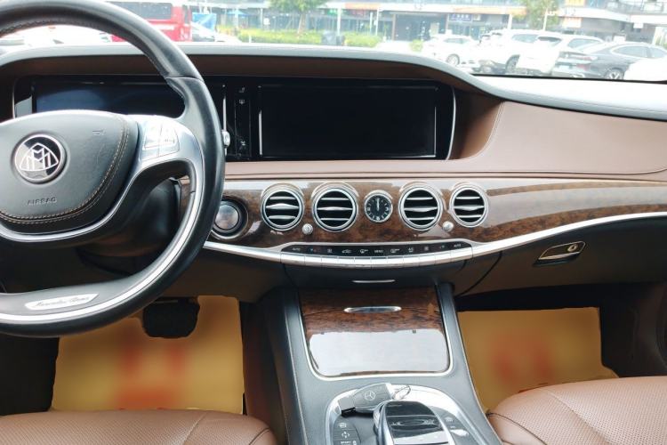 Used Mercedes-Benz S-Class 2014 S 320 L Business Model Center Console