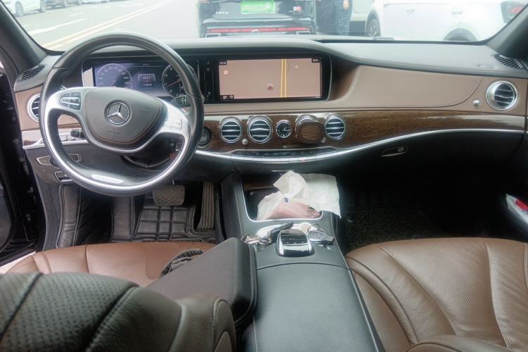 Used Mercedes-Benz S-Class 2014 S 320 L Business Model Center Console