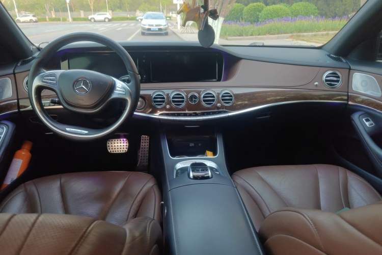 Used Mercedes-Benz S-Class 2014 S 320 L Business Model Center Console