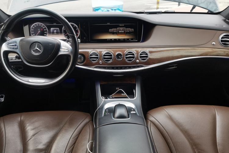 Used Mercedes-Benz S-Class 2014 S 400 L Prestige Edition Center Console