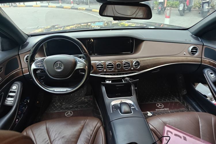Used Mercedes-Benz S-Class 2014 S 400 L Prestige Edition Center Console
