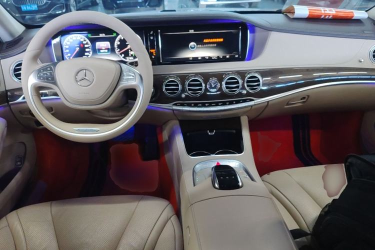 Used Mercedes-Benz S-Class 2014 S 320 L Business Model Center Console