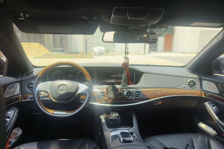 Used Mercedes-Benz S-Class 2014 S 400 L Prestige Edition Center Console