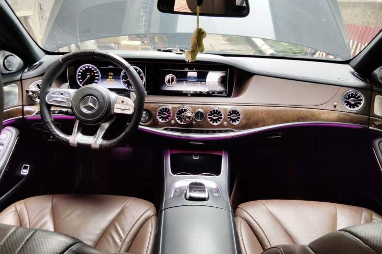 Used Mercedes-Benz S-Class 2014 S 320 L Luxury Model Center Console