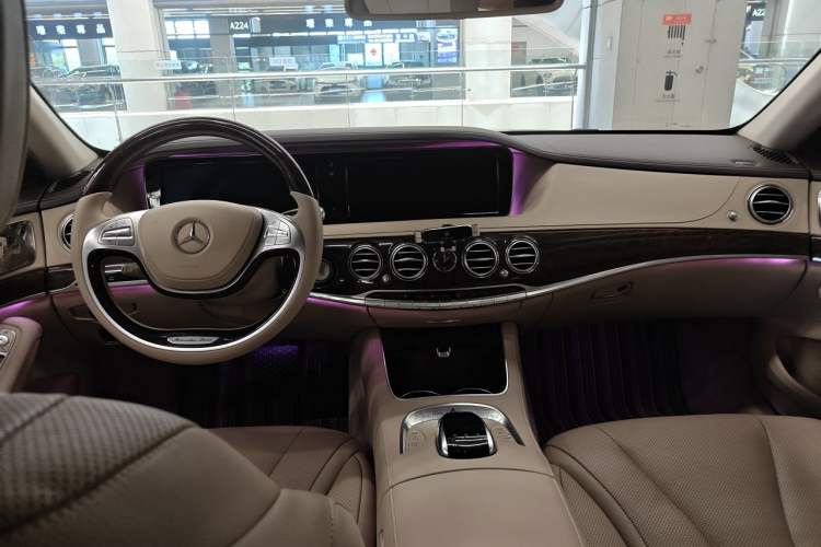 Used Mercedes-Benz S-Class 2014 S 320 L Business Model Center Console