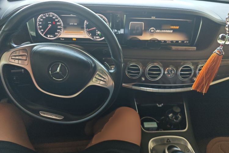 Used Mercedes-Benz S-Class 2014 S 400 L Prestige Edition Center Console