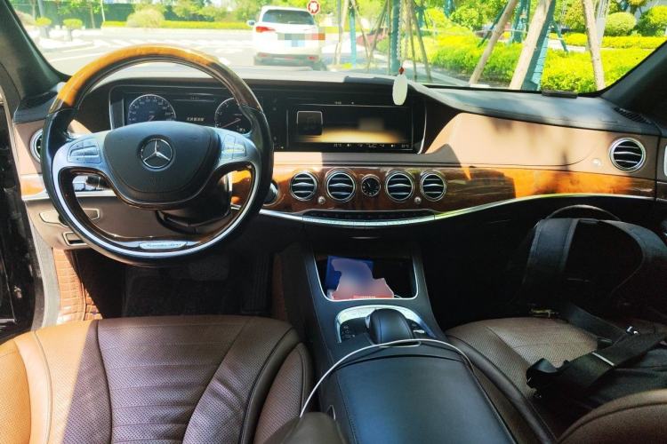 Used Mercedes-Benz S-Class 2014 S 500 L 4MATIC Center Console