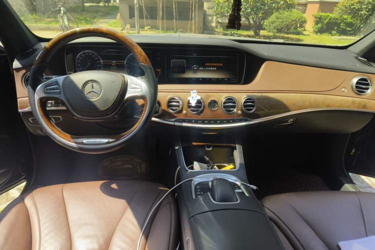 Used Mercedes-Benz S-Class 2014 S 400 L HYBRID Center Console