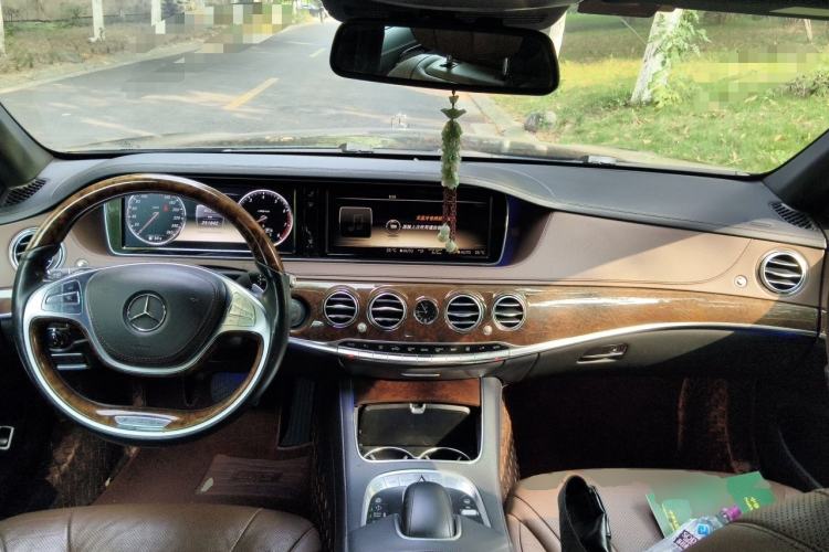 Used Mercedes-Benz S-Class 2014 S 400 L Luxury Model Center Console