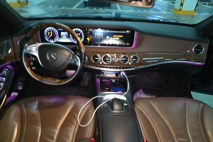 Used Mercedes-Benz S-Class 2014 S 400 L HYBRID Center Console