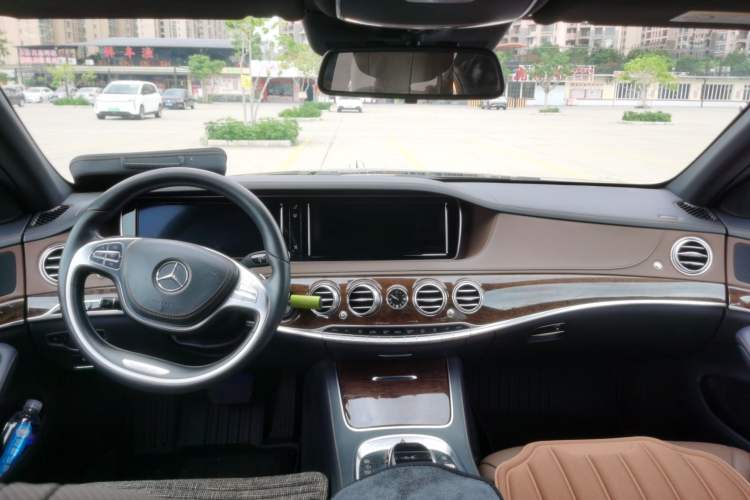 Used Mercedes-Benz S-Class 2014 S 320 L Business Model Center Console